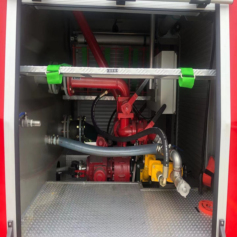 J 五十鈴水罐消防車  水罐3.38