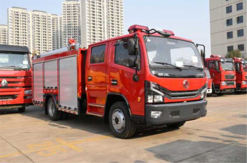 東風4噸水罐消防車